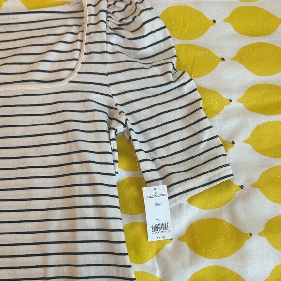 A women's top - Picture 5 of 9